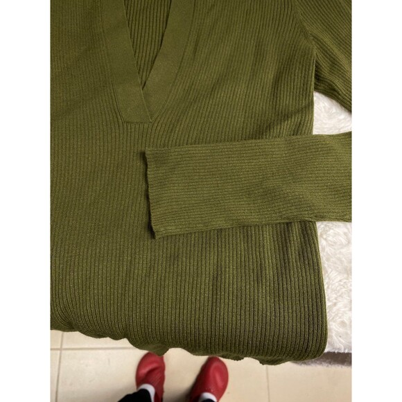 BABATON Aritzia Size M Green McSweeney Ribbed Sweater Open V Neck with Collar - Picture 5 of 9